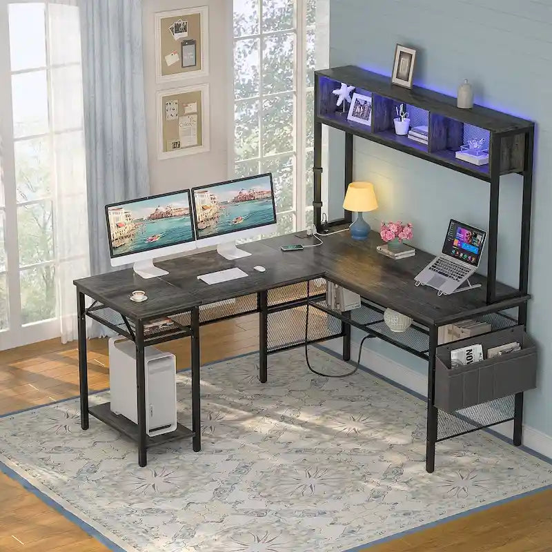 Bureau d'ordinateur d'angle réversible avec étagères de rangement, bande LED et prises électriques, table de jeu