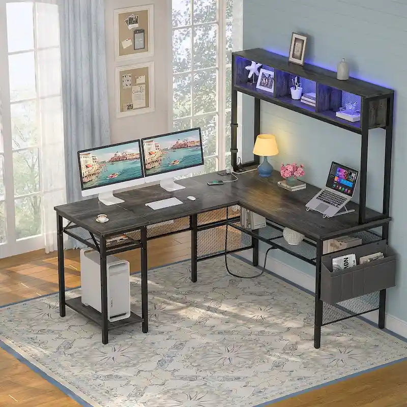 Bureau d'ordinateur d'angle réversible avec étagères de rangement, bande LED et prises électriques, table de jeu
