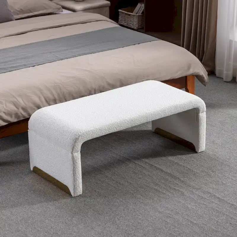 Banquette de chambre à coucher moderne en tissu bouclette, pouf et repose-pieds avec pieds en métal doré