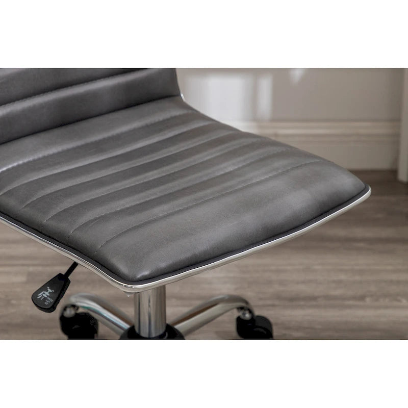 Chaise de bureau sans accoudoirs design côtelée en similicuir gris avec dossier mi-haut et pivotante
