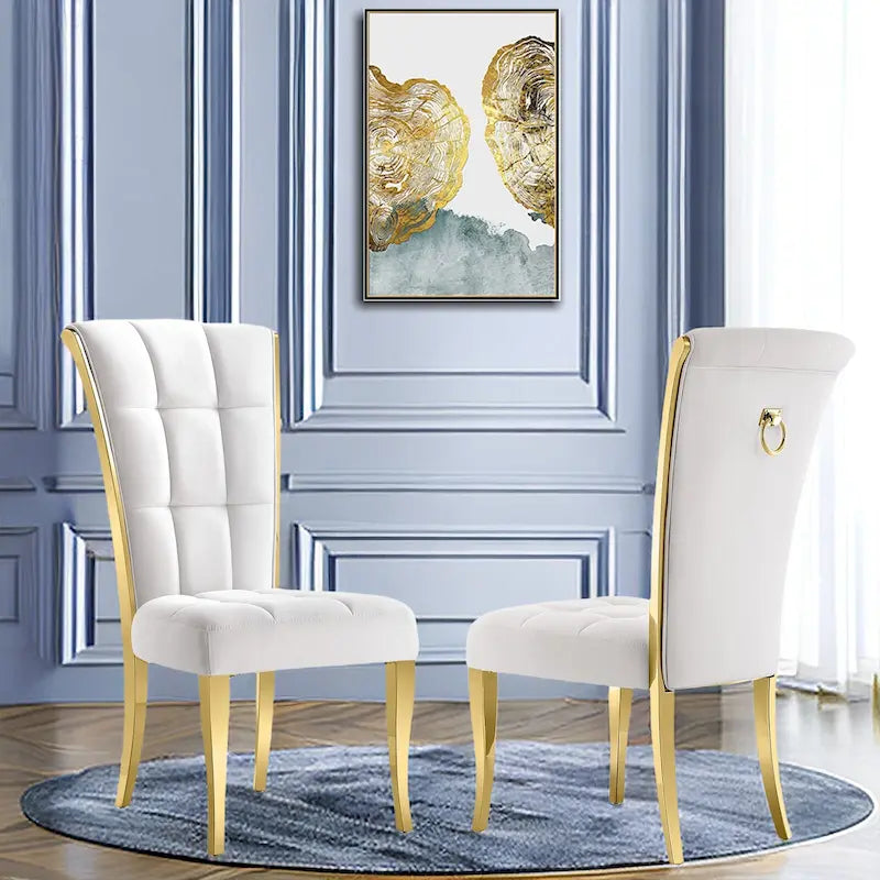 Chaises de salle à manger de luxe en velours blanc avec anneau de tirage à l'arrière et pieds en or poli
