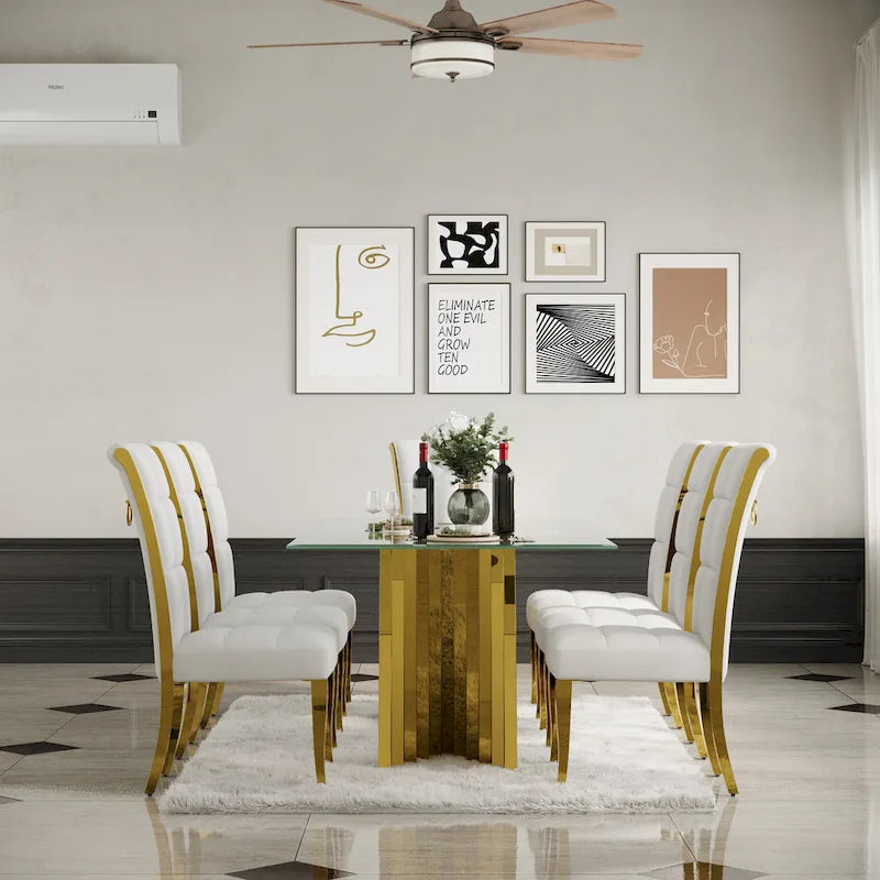 Chaises de salle à manger de luxe en velours blanc avec anneau de tirage à l'arrière et pieds en or poli