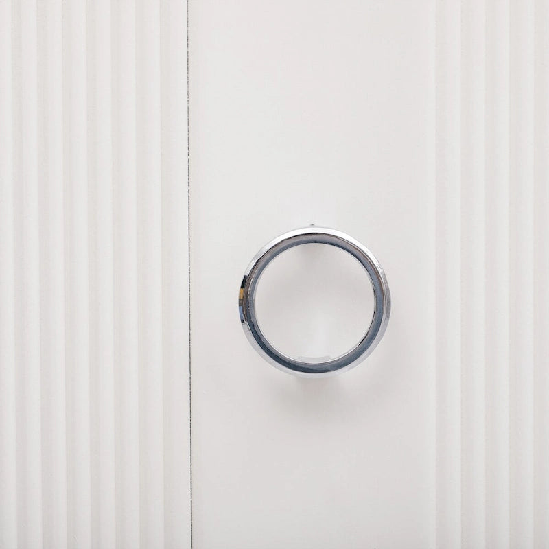 Meuble simple à trois portes, réglable